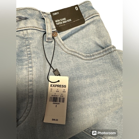 Express Mom Jeans Super High Rise with distressed and raw hem Size 0 NWT - Picture 5 of 7